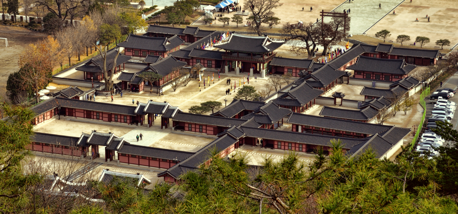[Imagen: inside_hwaseong_fortress___suwon_by_mmal...9hzkh9.png]