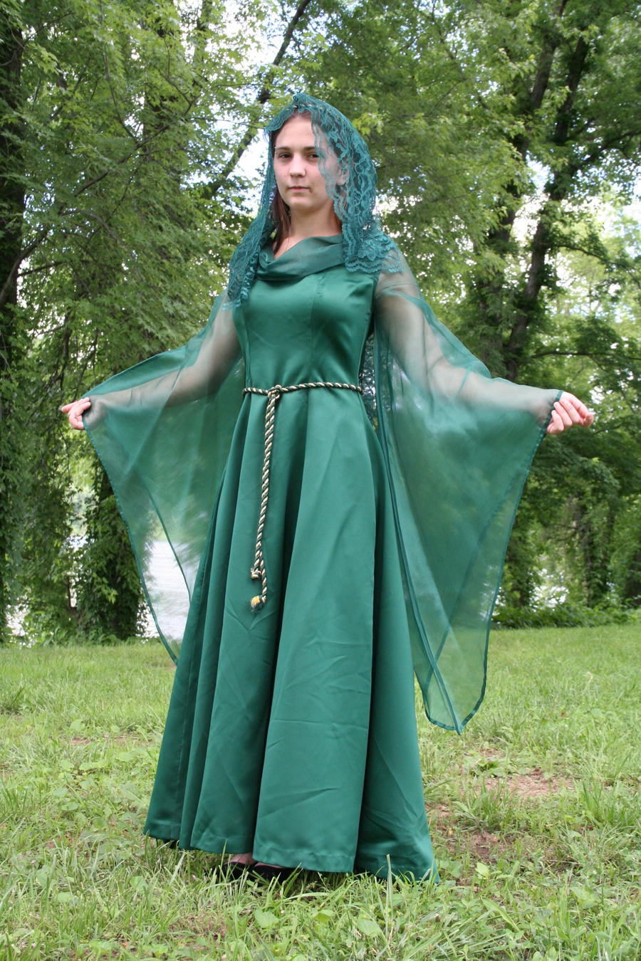 An introduction to the clothing of the middle ages
